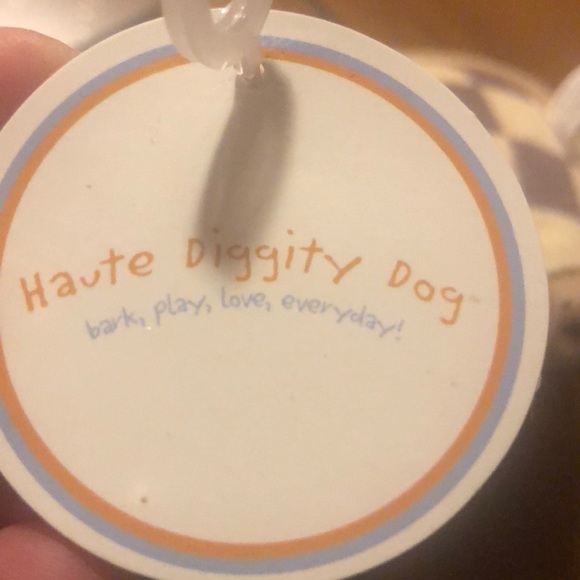 Chewy Vuitton squeaky dog toy - Picture 4 of 4